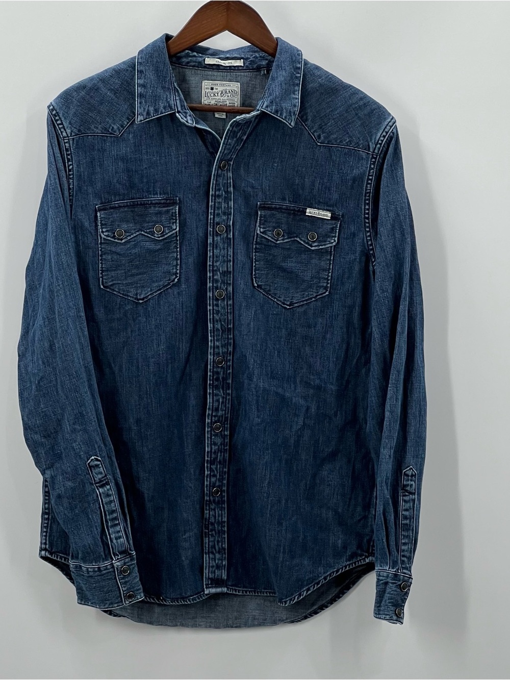 437 Lucky Brand Medium Indigo Blue Denim Snap Button-Up Shirt